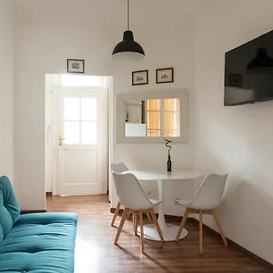 https://casa-renoir-5-minuti-da-duomo.italymilanhotels.net